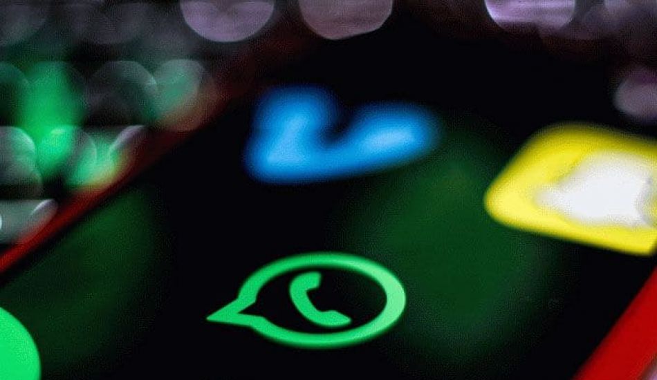Facebook tenta ganhar dinheiro com WhatsApp